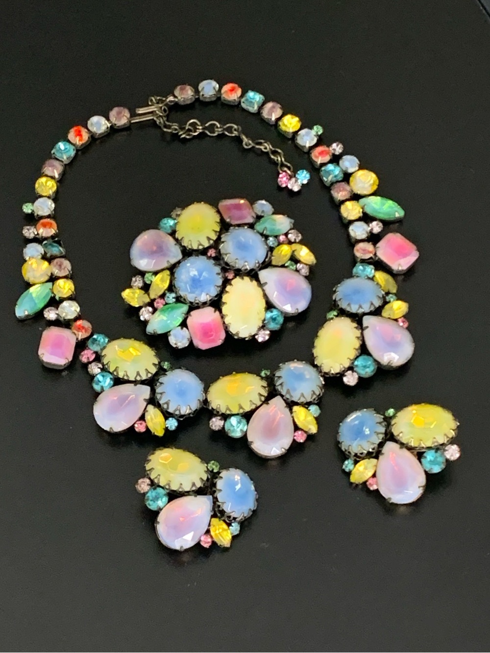 Vtg Unsigned Juliana Caviness Grand Parure Uranium Glass Opaline 3-Pc Set Neckla